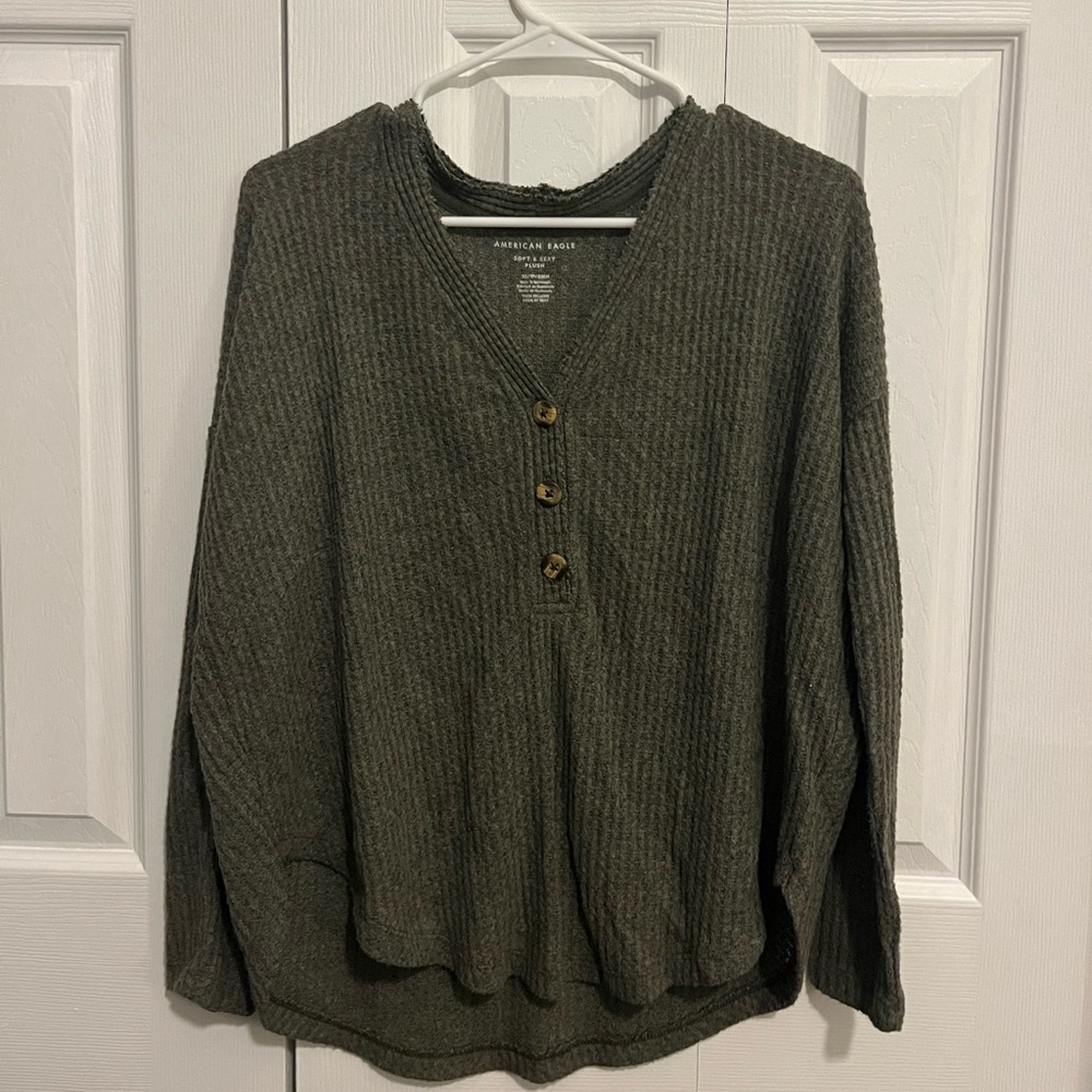 American Eagle Sweater